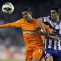 Mexicanul Vela (stînga) va juca în Ligă cu Real Sociedad. La Coruna, înapoi în D2!