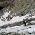 Alpiniştii români la începutul ascensiunii de sîmbătă, spre Tabăra 2 de la 6.000 m