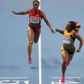 Shelly-Ann Fraser-Pryce, în dreapta, a reuşit cel mai bun timp al anului la feminin