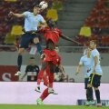Poarta de fotbal, lungă de 7,32 metri şi înaltă de 2,44 metri, n-a fost găsită de atacanţi