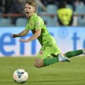 Valentin Lazăr, care pînă să vină la Dinamo a jucat doar la Sportul, dă cel mai bun randament ca mijlocaș dreapta