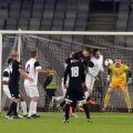Duelurile pentru balon au fost de multe ori haotice // Foto: Mediafax