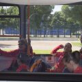 Mariana Bitang şi Octavian Belu au coborît în momentul de faţă din autobuzul federaţiei. Rămîne de văzut dacă vor reveni // Foto: Raed Krishan
