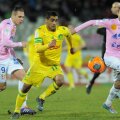Nicoliță (în galben) a fost greu de oprit de adversari la Evian // Foto: AFP/Mediafax Foto