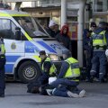 Doi fani arestaţi de poliţie la Helsingborg // Foto: Reuters