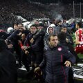 Jucătorii lui Olympiakos fug de centrul tornadei "Tumba"