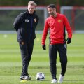 Ex-managerul Moyes (stînga) și veteranul Giggs ori trecutul întunecat alături de prezentul efemer al lui Man. United // Foto: Reuters
