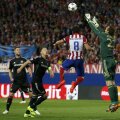 Schwarzer l-a înlocuit cu brio pe Cech, neutralizînd toate centrările și ocaziile madrilenilor // Foto: Reuters
