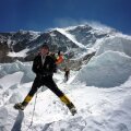 Horia Colibășeanu va ataca
Everestul peste două
săptămîni. Ceilalți alpiniști
români și-au instalat
corturile în tabăra de bază
avansată