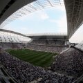 La unicul test FIFA înaintea CM, se observă problemele de la acoperiş. Partea superioară a tribunelor e nefinisată