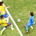Mijlocașul Paulinho și fundașul David Luiz, foto: reuters
