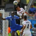 Gonzalez și Umana l-au scăpat rar din marcaj pe Balotelli, iar cînd a reușit, Mario n-a marcat // Foto: Reuters