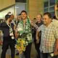 Marica, asaltat de fani pe aeroport