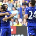 Cesc Fabregas luat în brațe de Ivanovici, foto: reuters