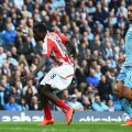 Diouf, stînga, îl lasă pe Kolarov în admirație și deschide scorul pe Etihad