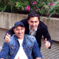 Jonas Gutierrez alături de jurnalistul care l-a intervievat