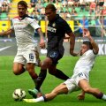 Cagliari n-avea nici o victorie în acest sezon și s-a descurcat excelent ieri, Dessena și Balzano speriindu-l aici pe Juan Jesus // Foto: Guliver/GettyImages
