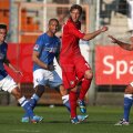 Engelbrecht (dreapta), cînd juca la Bochum într-un duel cu Kiessling (Leverkusen) // Foto: Guliver/GettyImages