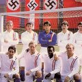 Secvenţă din filmul "Escape to Victory", una din pelicule care au la bază celebrul meci jucat de fotbaliştii ucrainieni cu naziştii.