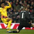 De Gea îi refuză un nou gol lui Sterling. Nici Balotelli n-avea să fie mai norocos // Foto: Reuters