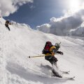 O coborîre care îţi taie răsuflarea în patru cadre consecutive şi spectaculoase // Foto: Andrei Moşloc (Red Bull)