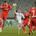 Abrambureală totală pe teren: Hadnagy prelungeşte către nimeni, Bilinski sare aiurea, Sergio Rodrigues şi Grozav sînt absenţi // Foto: Alex Nicodim