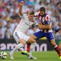 Duelul dintre Kroos și Koke (dreapta) va fi una dintre cheile de la mijloc ale derbyului madrilen //
Foto: Guliver/GettyImages