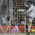 Ronaldo are 39 de goluri în 31 de meciuri în Primera 2014-2015. Nu şi acesta. Mingea lui Arbeloa lovise plasa // Foto: Guliver/GettyImages