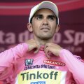 Alberto Contador nu a putut să îmbrace tricoul roz la finalul etapei. foto: reuters