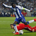 Jackson Martinez (driblîndu-l pe Neuer) a fost un coșmar pentru Bayern, 2 goluri în "dubla" din "sferturile" Ligii cu Porto