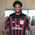 Luiz Adriano a fost prezentat deja la AC Milan