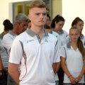 Apropiații susțin că Feher, aici la plecarea către Nanjing, luase decizia să renunțe la sport acum două săptămîni. În stînga, pe cînd cucerea titlu după titlu
