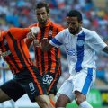 Stepanenko și Srna încearcă să-l blocheze pe impetuosul Matheus, care a deschis scorul vineri
