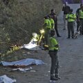 Victimele, acoperite de cearceafuri. 6 morți este bilanțul tragediei de sîmbătă din nord-vestul Spaniei