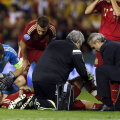 Morata e încurajat de coechipieri, în frunte cu căpitanul Casillas, după leziunea la genunchi