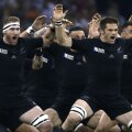 All Blacks vor încercă să-și impresioneze adversarii cu haka lor // Foto: Reuters
