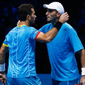 Rojer şi Tecău felicitîndu-se după victoria de ieri // Foto: Guliver/GettyImages