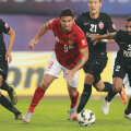 Jucătorii lui Olăroiu de la Al Ahli n-au nici o șansă să-l stopeze pe Elkeson în finala Ligii Campionilor Asiei 2015. Nouarul a înscris golul victoriei (1-0)