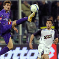 Mutu s-a transferat în 2006 la Fiorentina, pentru care a marcat 69 de goluri în 143 de meciuri