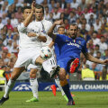 Ronaldo (stînga) a avut viață grea cu Chiellini în semifinala Ligii de anul trecut // FOTO Guliver/GettyImages