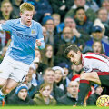 Kevin De Bruyne (stânga), cel mai scump transfer al anului trecut