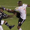 Duel agresiv din meciul Corinthians - Vasco da Gama