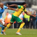 Mbokani în duel cu Kompany // FOTO: Guliver/GettyImages