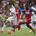 Steaua e aproape calificată în finală, în timp ce Dinamo trebuie să întoarcă rezultatul din tur