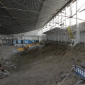 Buldozărele lucrau ieri la demolarea tribunelor fostei arene de gheaţă "Mihai Flamaropol"