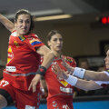 Andrea Lekici este o jucătoare extrem de importantă. Are 10 sezoane consecutive în Liga Campionilor, marcând de fiecare dată peste 50 de goluri. Acum are 64!