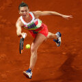 Simona Halep se simte bine pe zgura de la Paris, acolo unde în 2014 a ajuns până în finală // FOTO Guliver/GettyImages