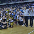 Handbalistele şi staff-ul de la CSM sărbătoresc al treilea triumf al sezonului // Foto: Cristi Preda