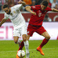 Lewandowski (dreapta, în duel cu Carvajal) i-a dat 6 goluri lui Real Madrid în Ligă, jucând la Dortmund și Bayern // Foto: Reuters