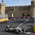 Monoposturile au completat peisajul urban din Baku // Foto: AFP